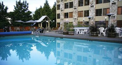 Mountainside Lodge