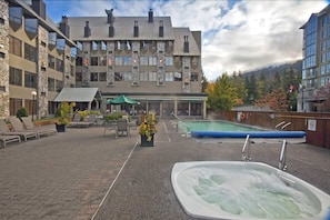 Bañera de hidromasaje exterior