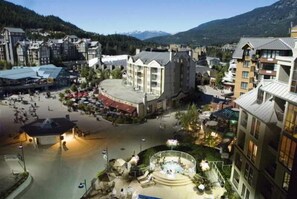 View from property - Mountainside Lodge (Whistler)