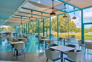 Bar (en la propiedad)