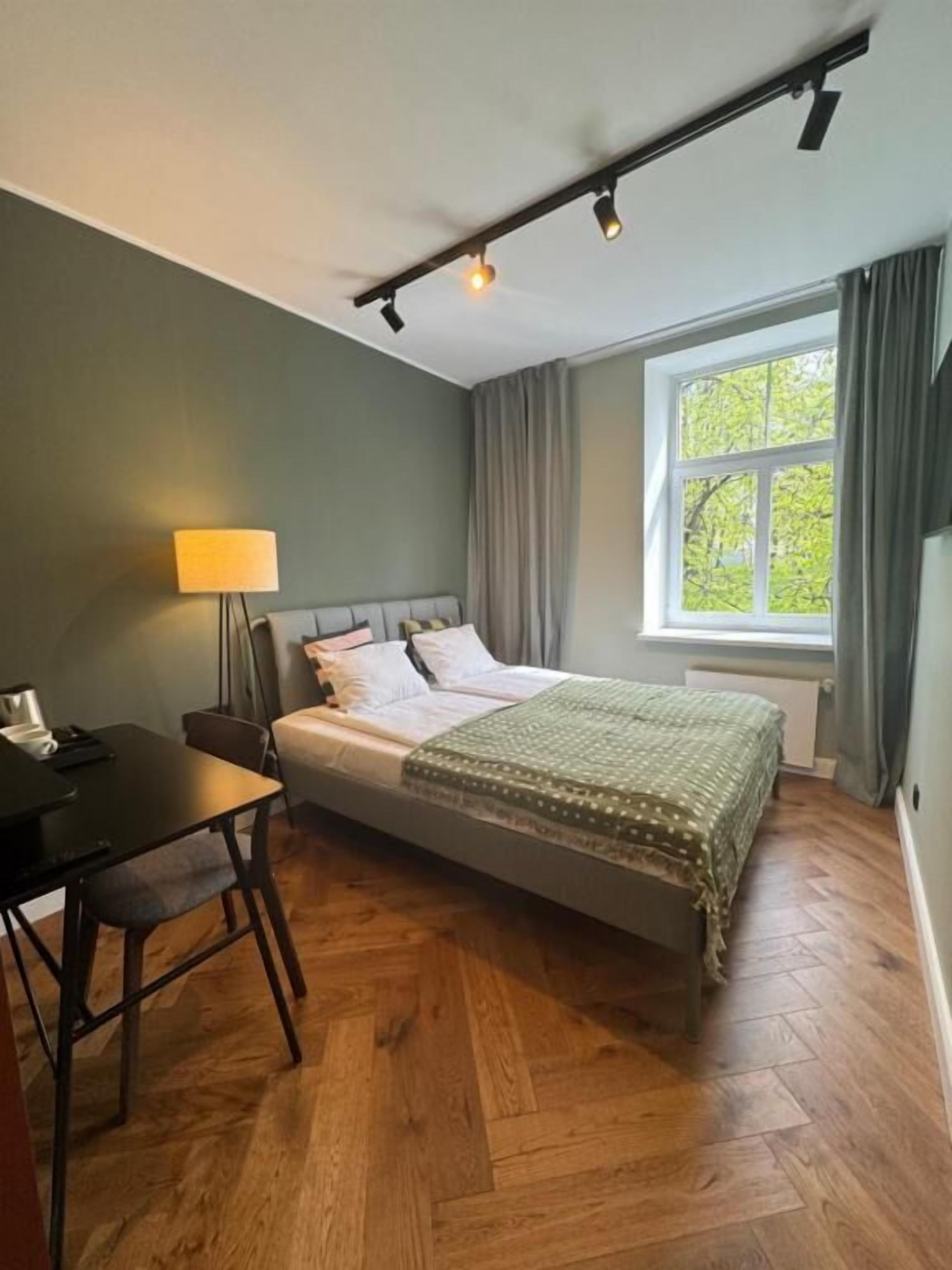 Habitación doble Deluxe | Caja de seguridad en la habitación, wifi gratis y ropa de cama 