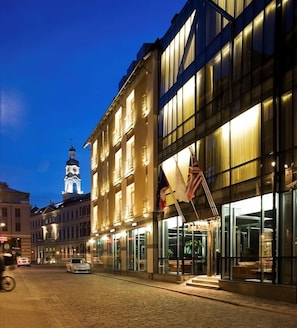 Façade de l’hébergement - soirée/nuit