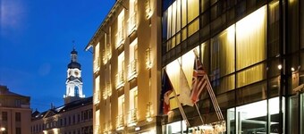 Royal Square Hotel & Suites