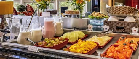 Café da manhã com buffet todos os dias (BRL 48 por pessoa)