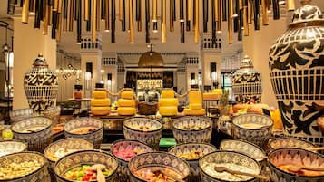 Petit déjeuner buffet servi tous les jours en supplément