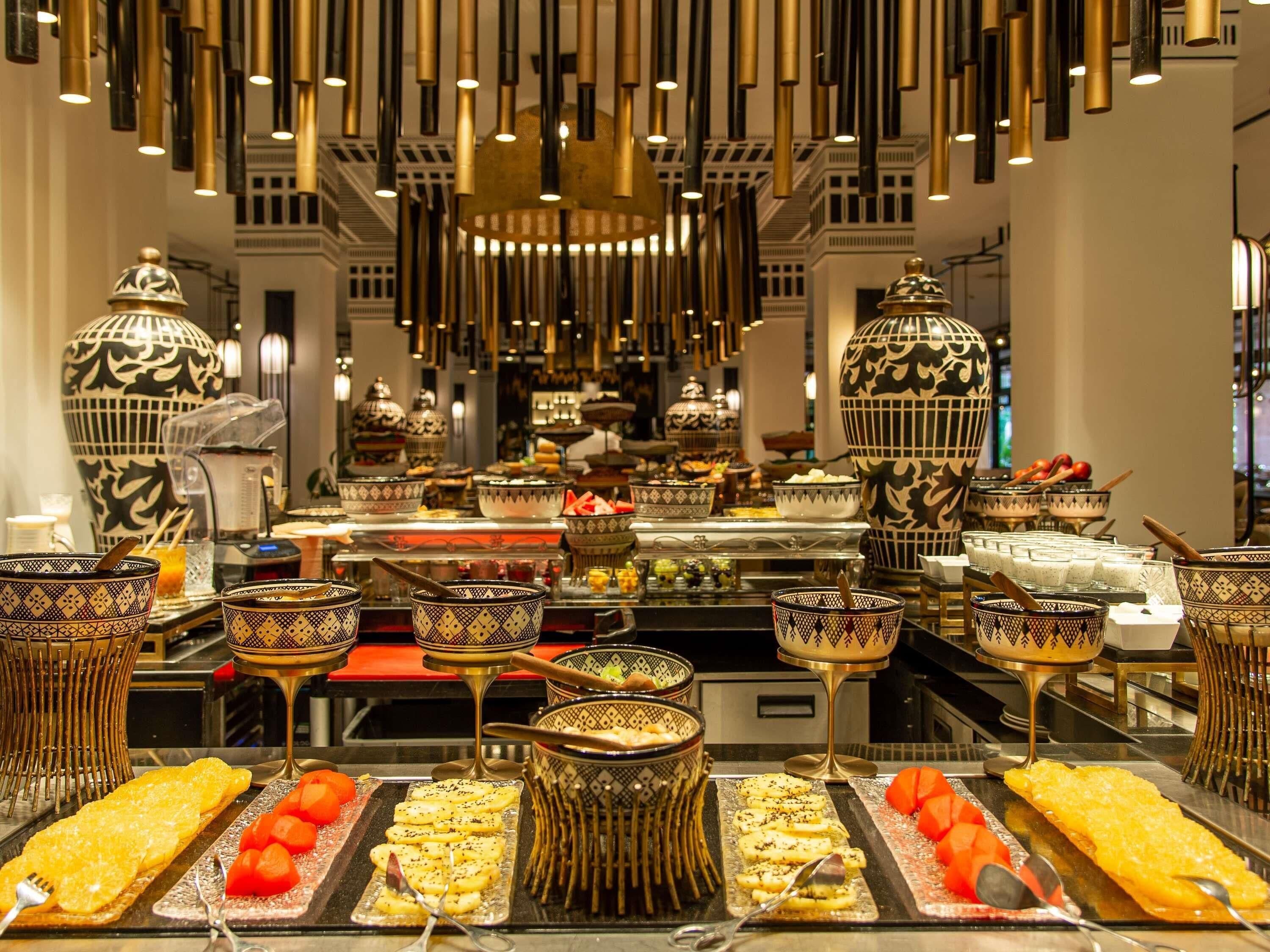 Desayuno buffet (MAD 300 por persona) 