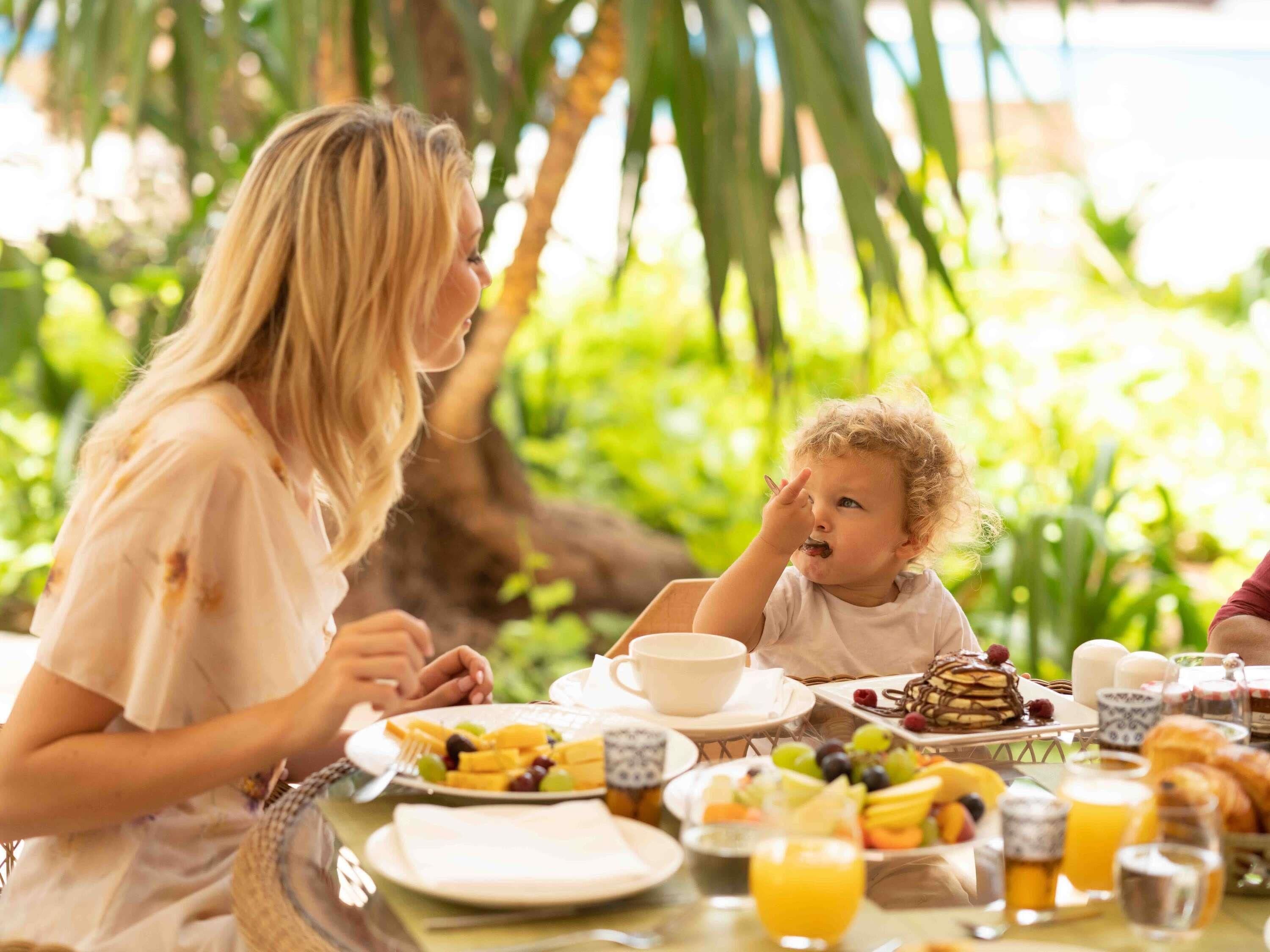 Daily buffet breakfast (MAD 270 per person)