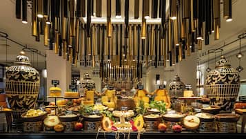 5 restaurants, serveren ontbijt, lunch, diner, Marokkaanse gerechten