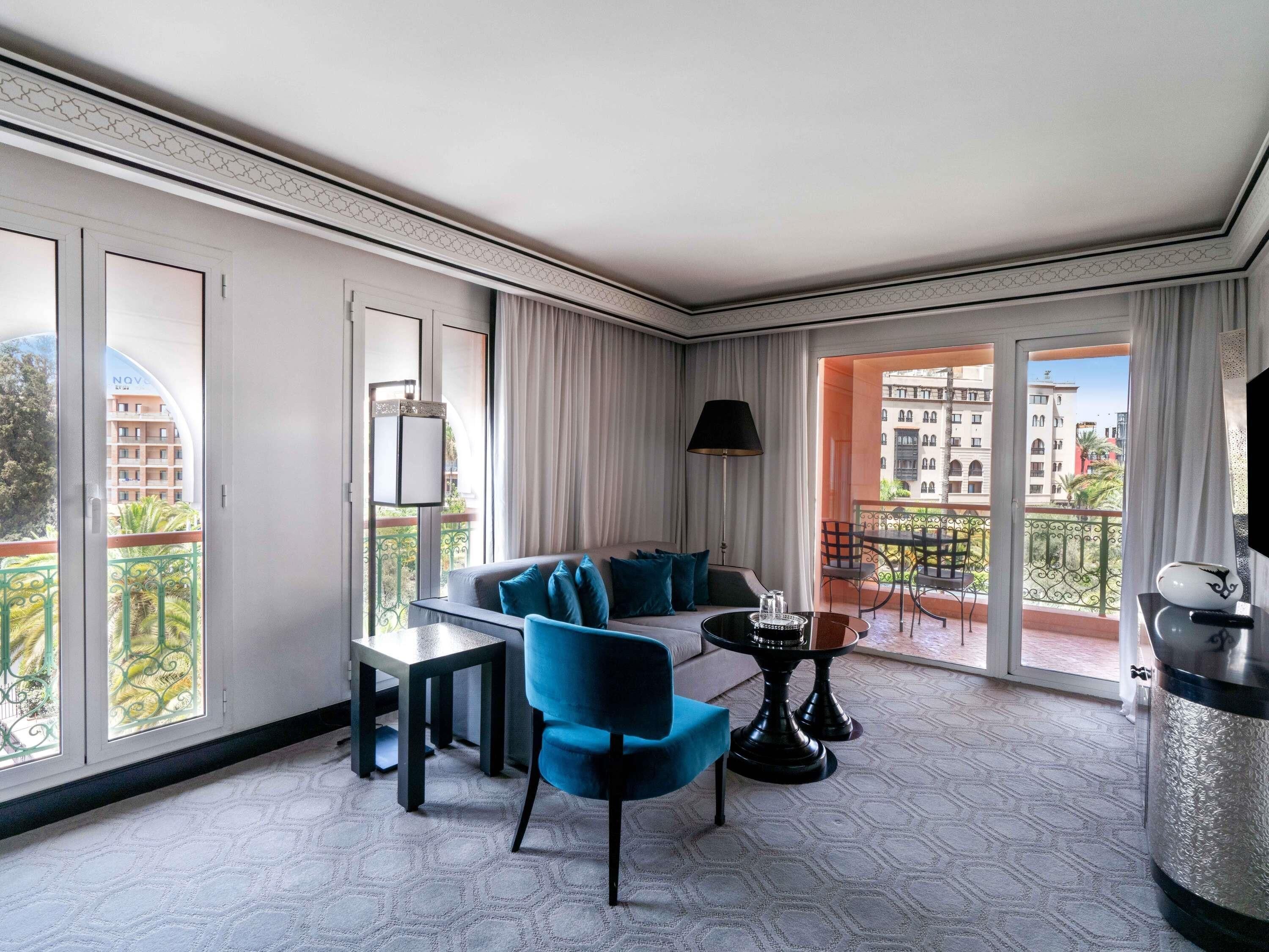 小型套房, 1 张特大床 (Hivernage view) | 高档床上用品、羽绒被、加厚床垫、迷你吧