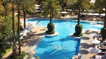 Indoor pool, 4 outdoor pools, pool umbrellas, sun loungers