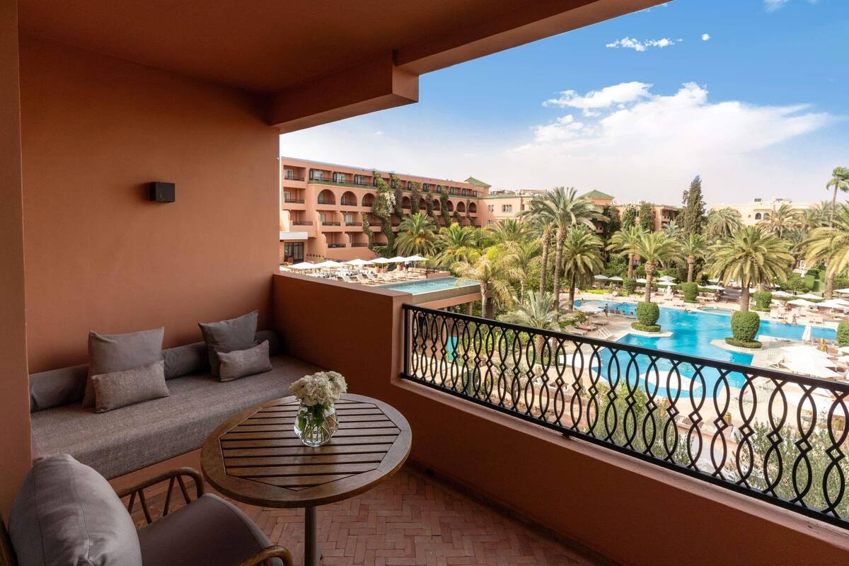 Deluxe Room, 1 King Bed, Balcony (Contemporary) | Premium bedding, down comforters, pillowtop beds, minibar