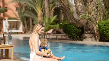 Indoor pool, 4 outdoor pools, pool umbrellas, sun loungers