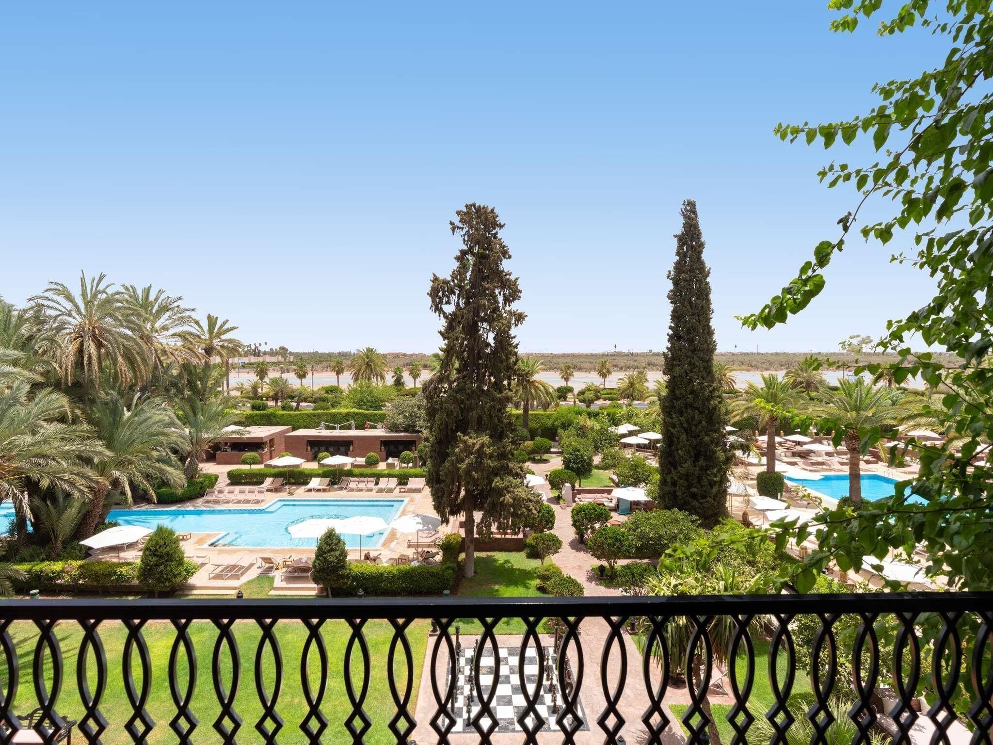 Superior Suite, 1 King Bed (Prestige) | Premium bedding, down comforters, pillowtop beds, minibar
