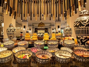 Desayuno buffet diario (MAD 270 por persona)