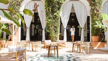 3 bars/lounges, poolside bar