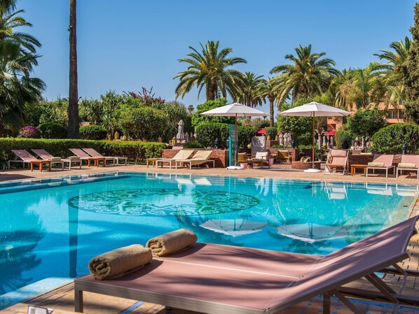 3 Bars/Lounges, Poolbar