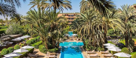 Indoor pool, 4 outdoor pools, pool umbrellas, pool loungers