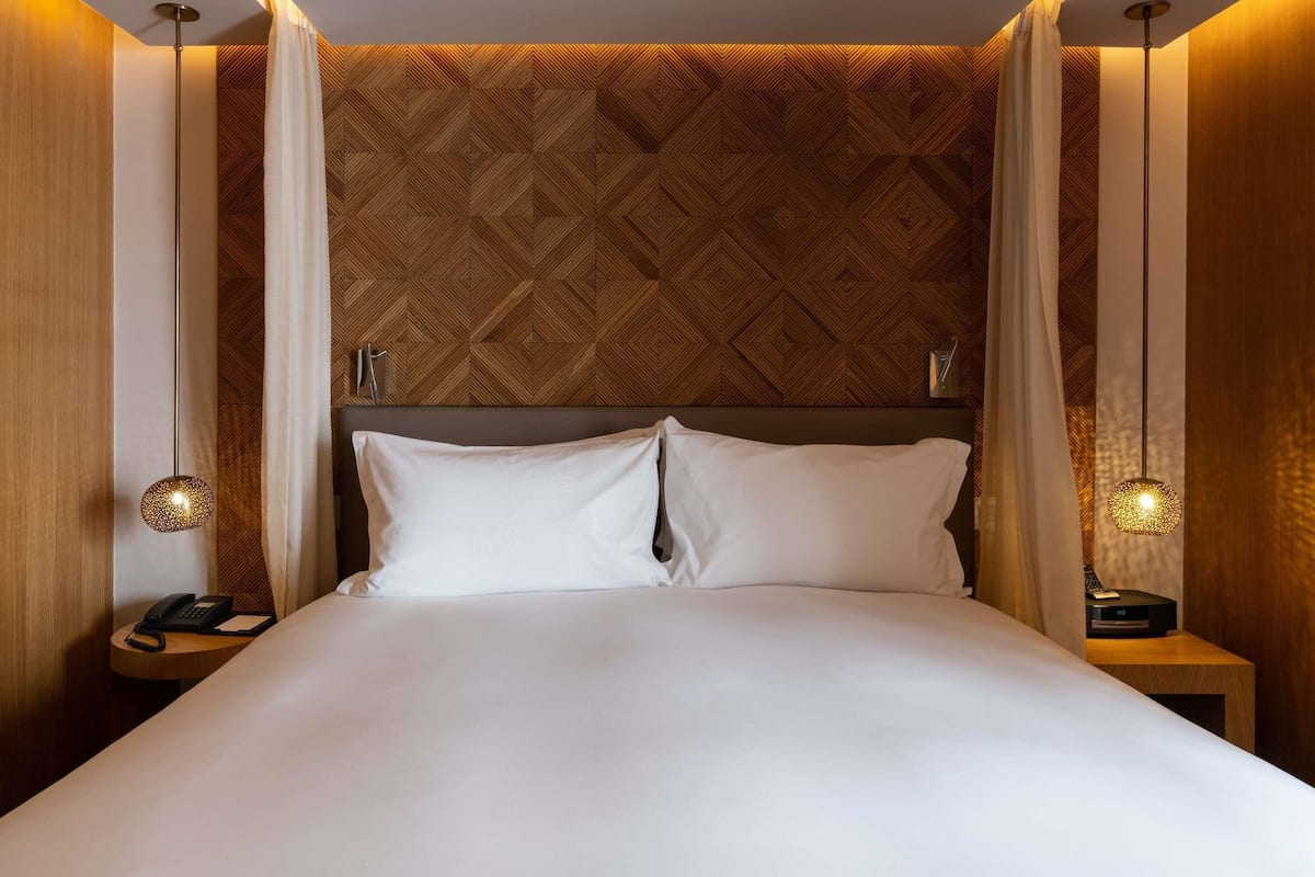 Junior Suite, 1 King Bed, Terrace (Contemporary ) | Premium bedding, down comforters, pillowtop beds, minibar