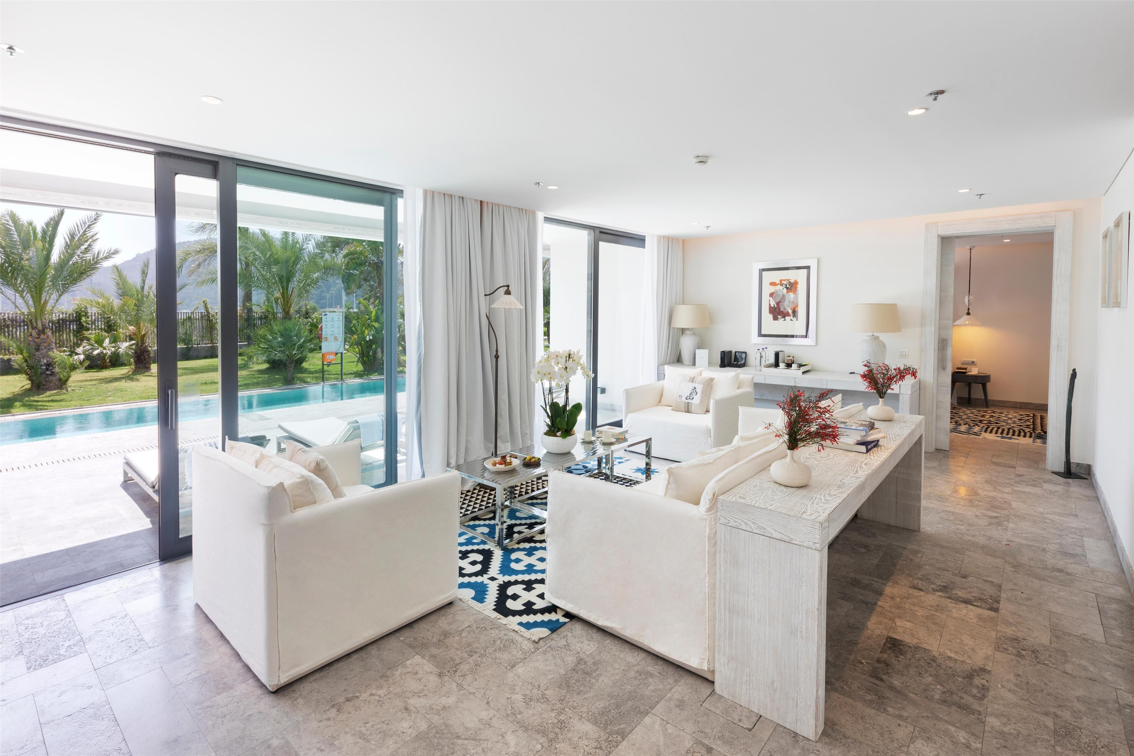 Ropa de cama de alta calidad y minibar 