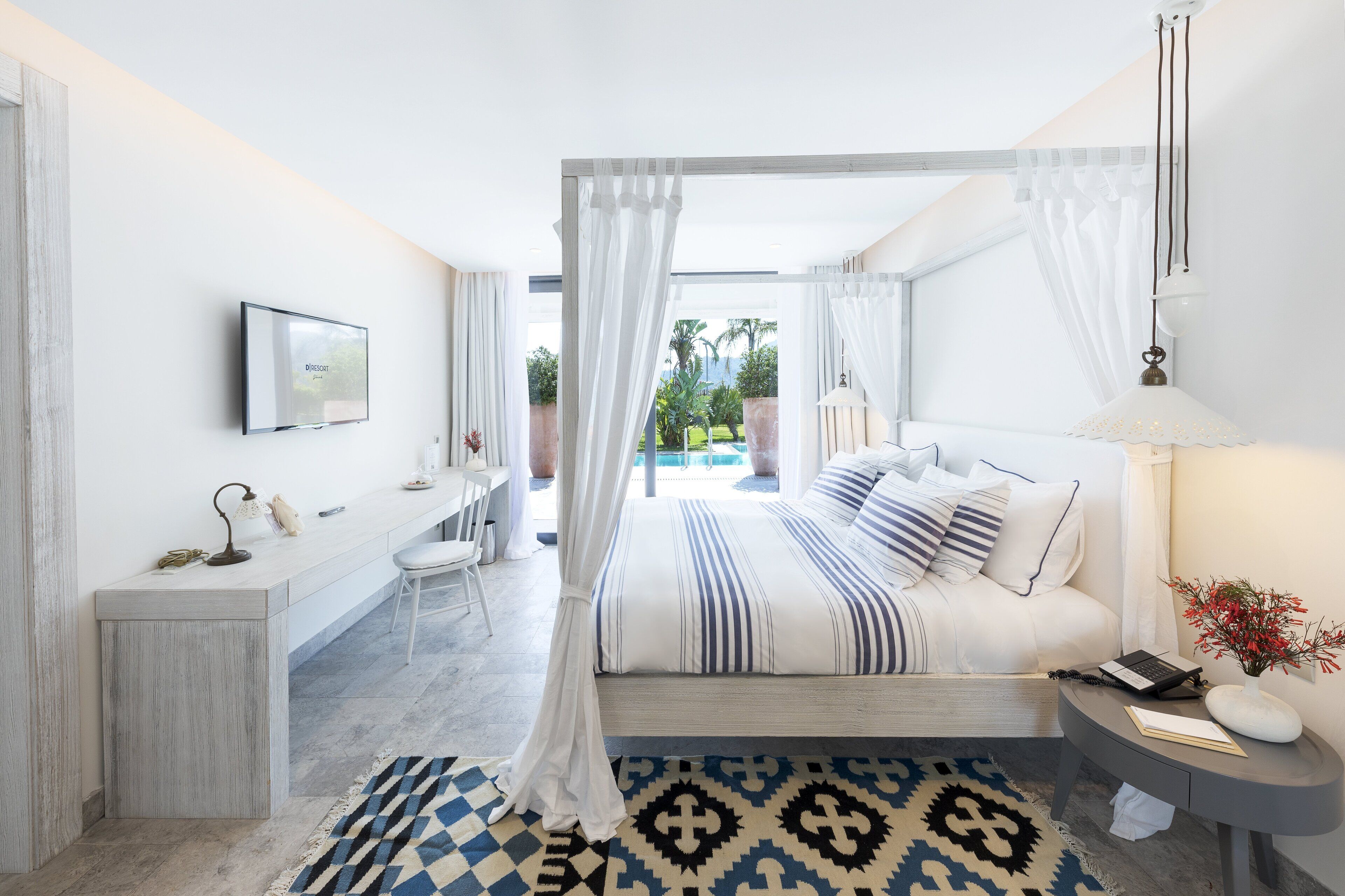 Ropa de cama de alta calidad y minibar 