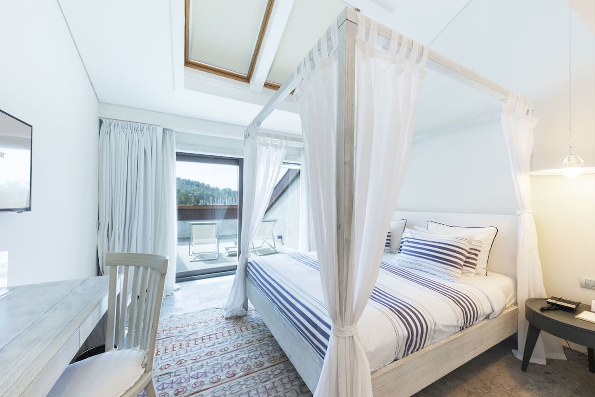 Superior Double Room | Premium bedding, minibar, in-room safe, desk