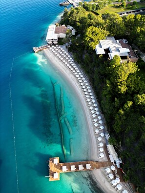 Plage privée à proximité, sable blanc