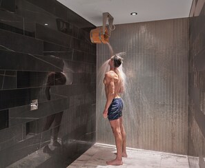 Behandlungsräume für Paare, Sauna, Whirlpool, Dampfbad