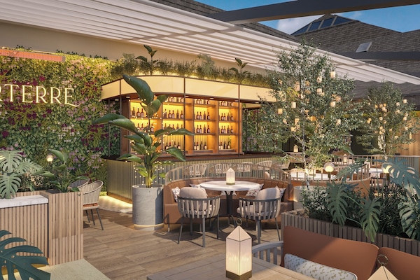 Melayani sarapan dan makan siang