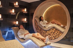 Behandlungsräume für Paare, Sauna, Whirlpool, Dampfbad