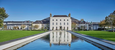 Front of property. The Johnstown Estate