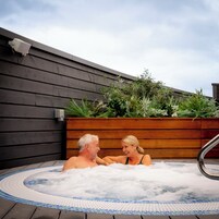 Couples treatment room(s), sauna, hot tub, steam room