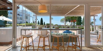 Bar lounge