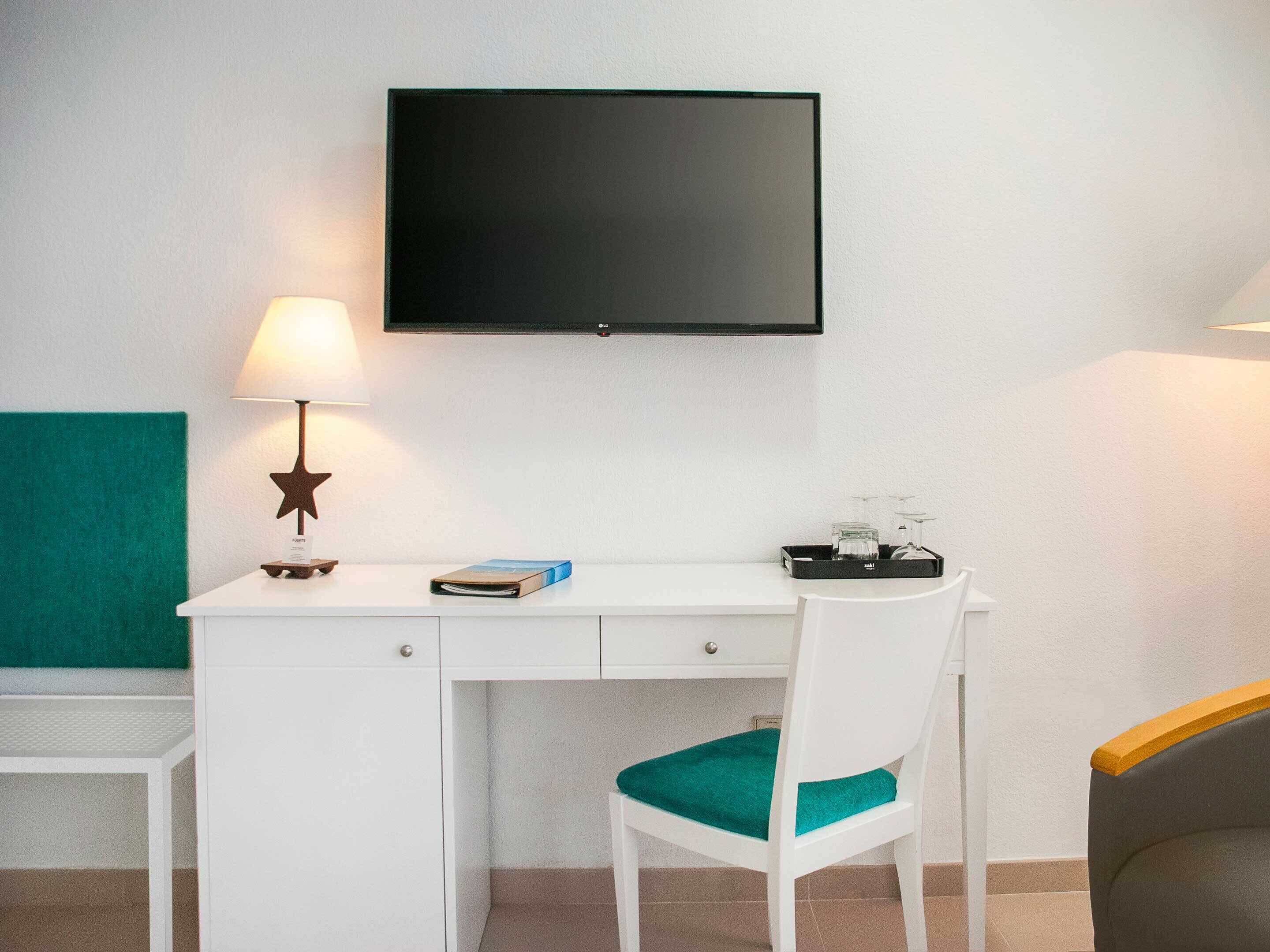 1 bedroom, minibar, desk, iron/ironing board