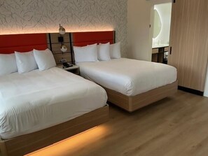 Iron/ironing board, free WiFi, bed sheets - Americas Best Value Inn & Suites Anaheim Convention Center (Anaheim)