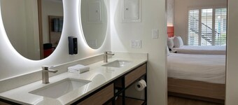 Americas Best Value Inn & Suites Anaheim Convention Center
