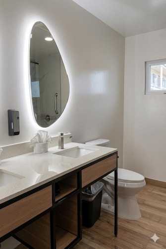 Americas Best Value Inn & Suites Anaheim Convention Center