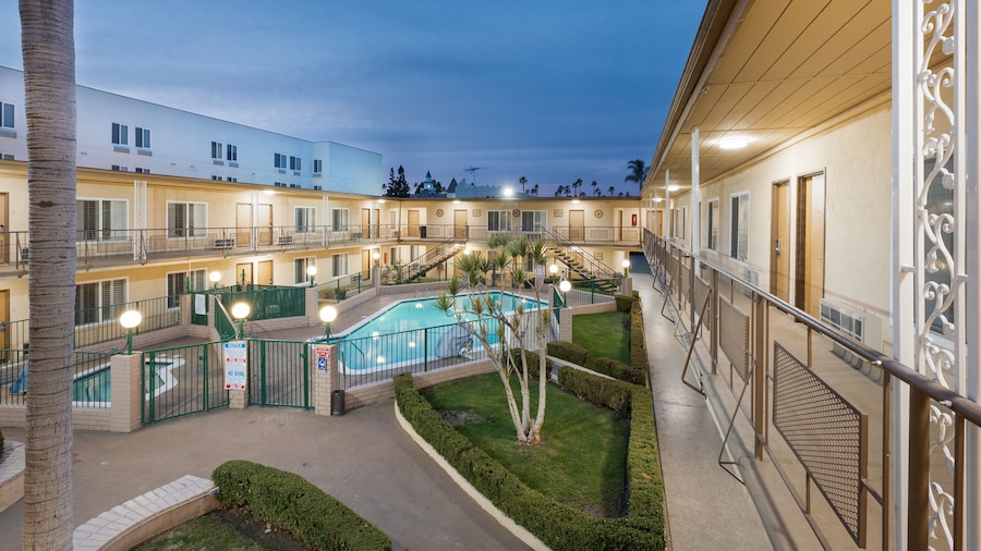 Americas Best Value Inn & Suites Anaheim Convention Center