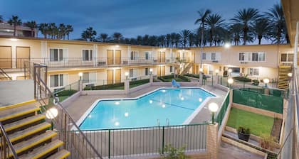 Americas Best Value Inn & Suites Anaheim Convention Center