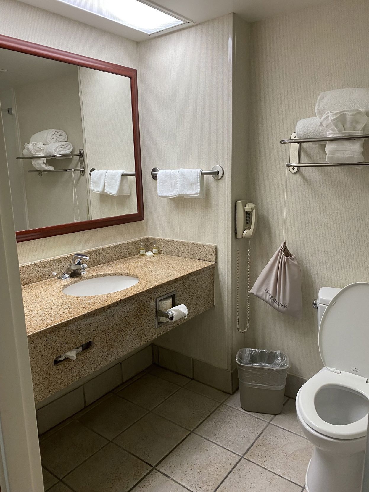 Bathroom | Combined shower/bathtub, free toiletries, hair dryer, towels