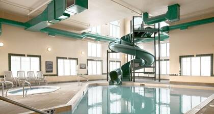 Super 8 by Wyndham High Level AB