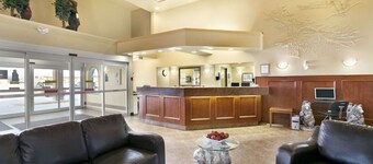 Super 8 by Wyndham High Level AB