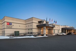 Exterior - Days Inn & Conference Centre by Wyndham Blainville (Blainville)