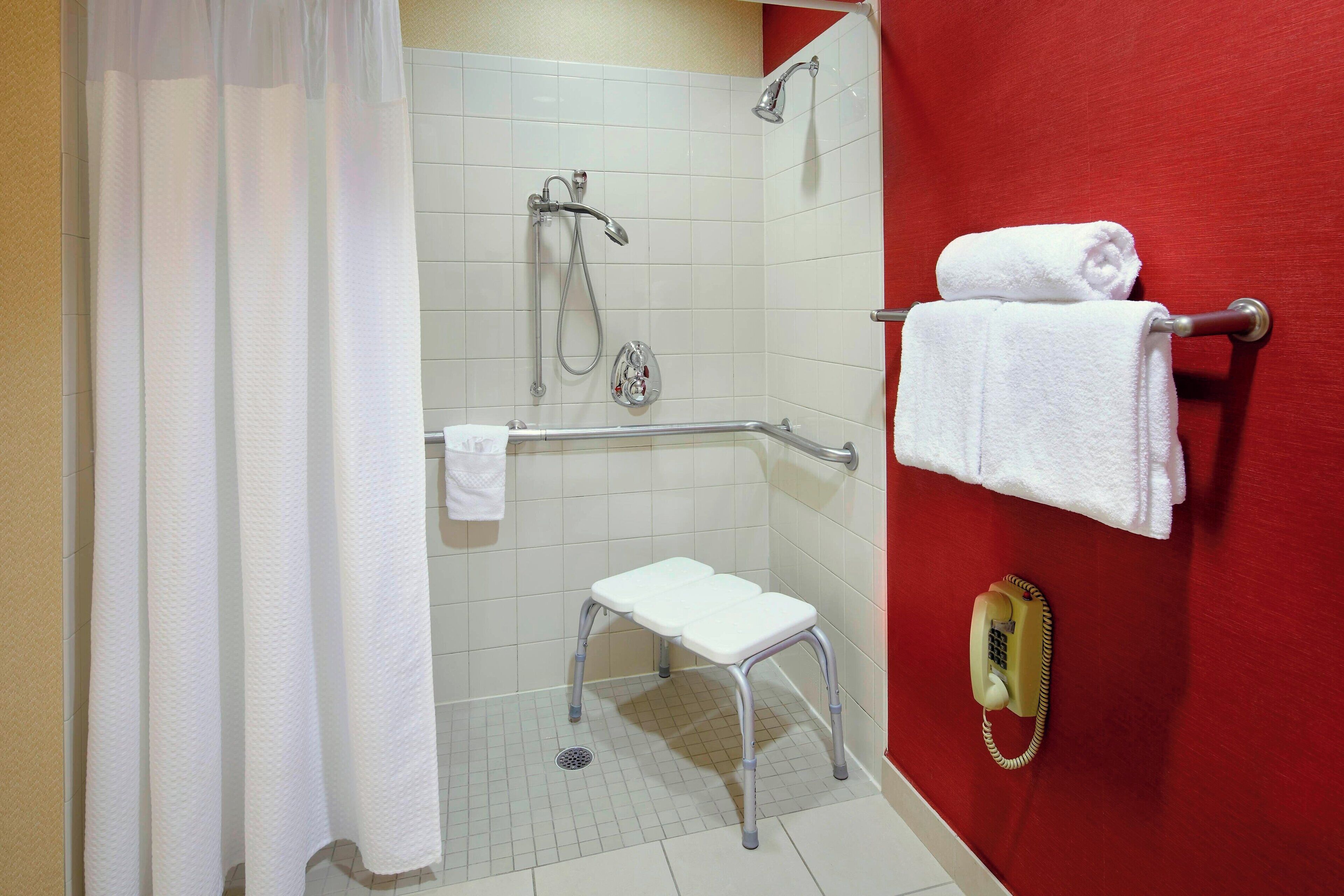 combined shower/bathtub, free toiletries, hair dryer, towels