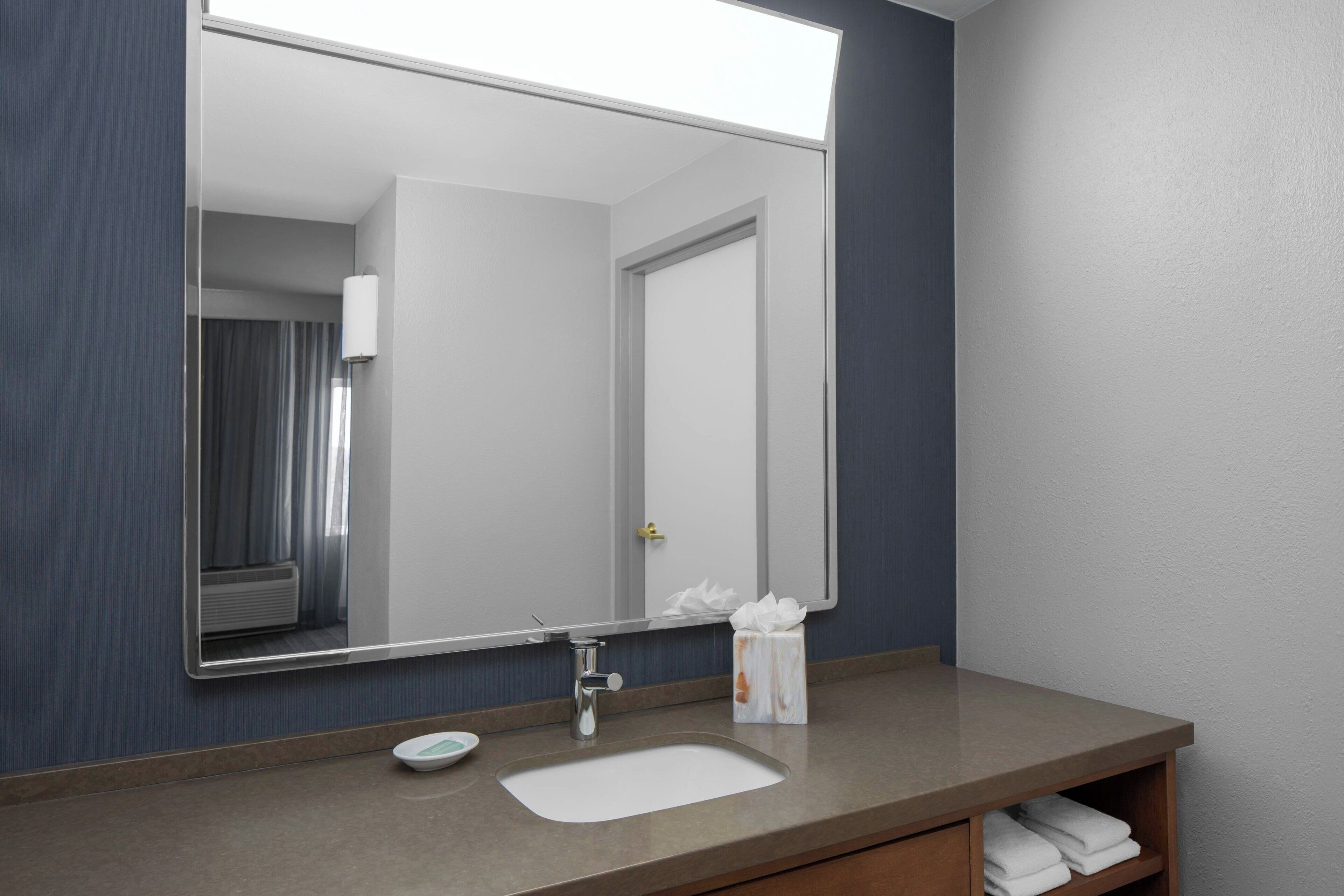 Photo - Courtyard Tampa Oldsmar