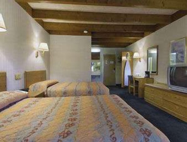 Brankas, setrika/meja setrika, Wi-Fi gratis, dan seprai linen