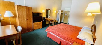 Knights Inn Liberty