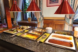 Tägliches Frühstücksbuffet gegen Gebühr