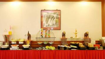 Petit déjeuner buffet servi tous les jours en supplément