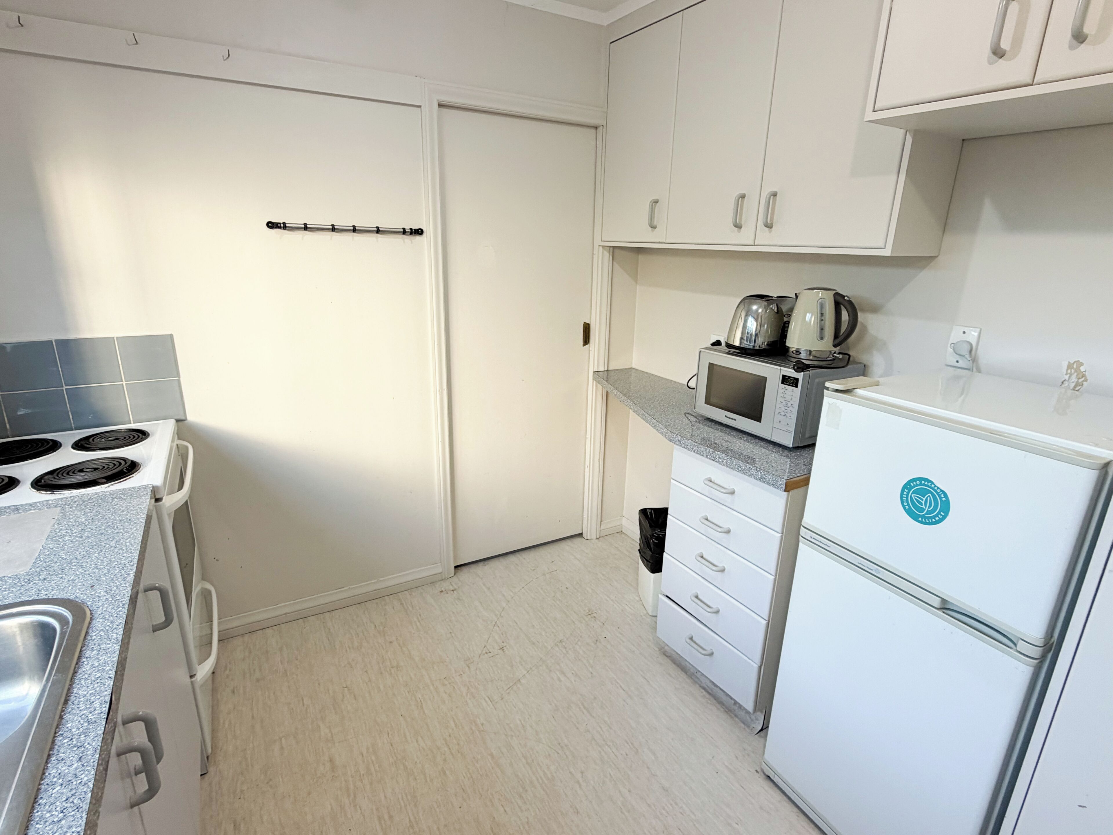 Superior Apartment, 3 Bedrooms | Private kitchen | Fridge, microwave, electric kettle, toaster