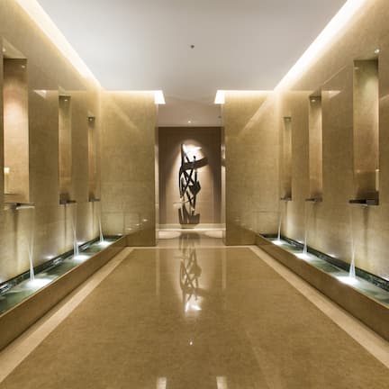 Sauna, hot tub, Turkish bath, body treatments, aromatherapy, body wraps